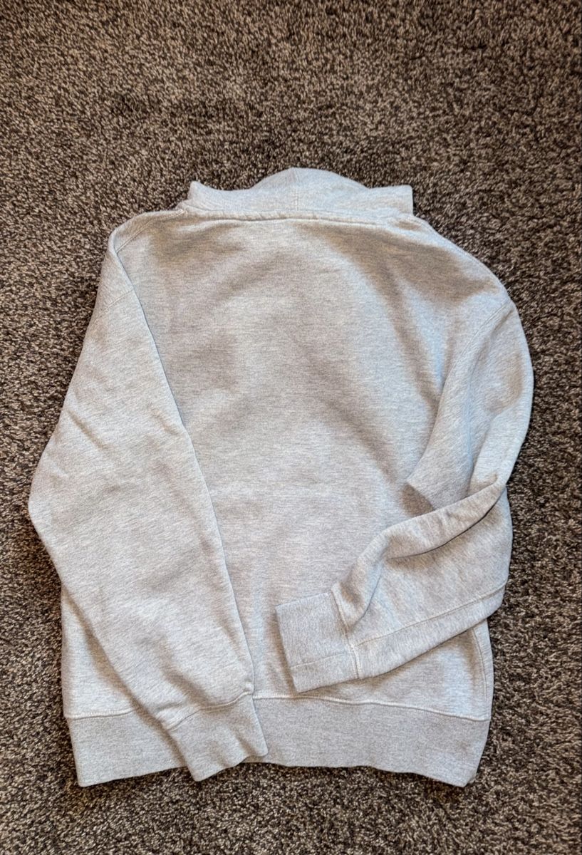 Pull&Bear Maglioni & Felpe: Kapuzenpullover Pull&Bear grau Grösse L – Usato da Itingen venduto da Milan. 2