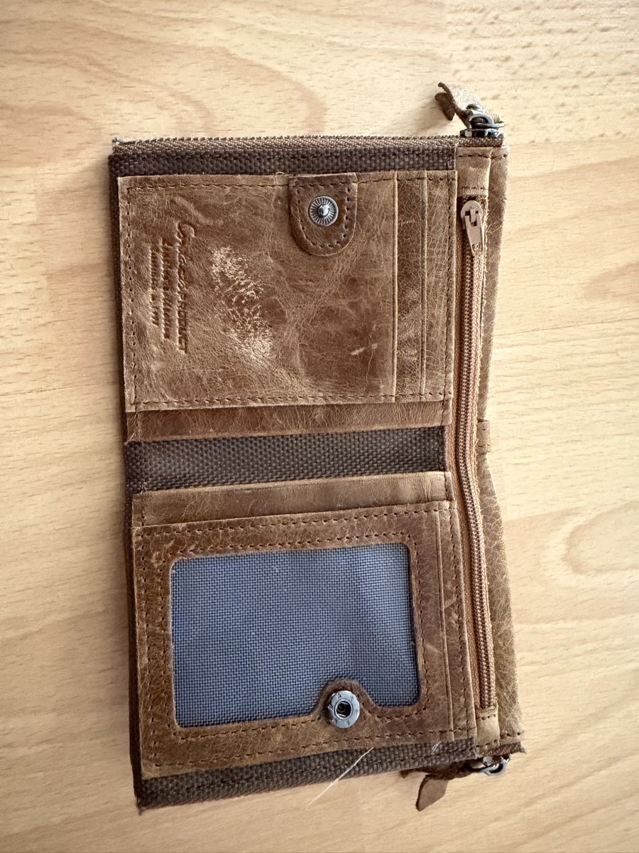 Portefeuilles: Brown Leather Wallet Good Condition – Neuf (Voir description) à Zürich par Wick.j 3