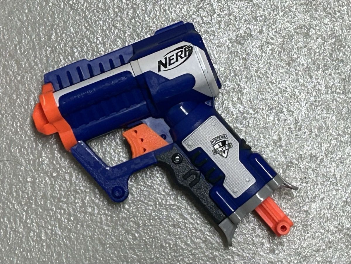 Nerf Giocattoli: NERF Elite Set – 5 Blaster inkl. 20 Darts – Usato da Luterbach venduto da Magnesium3 2