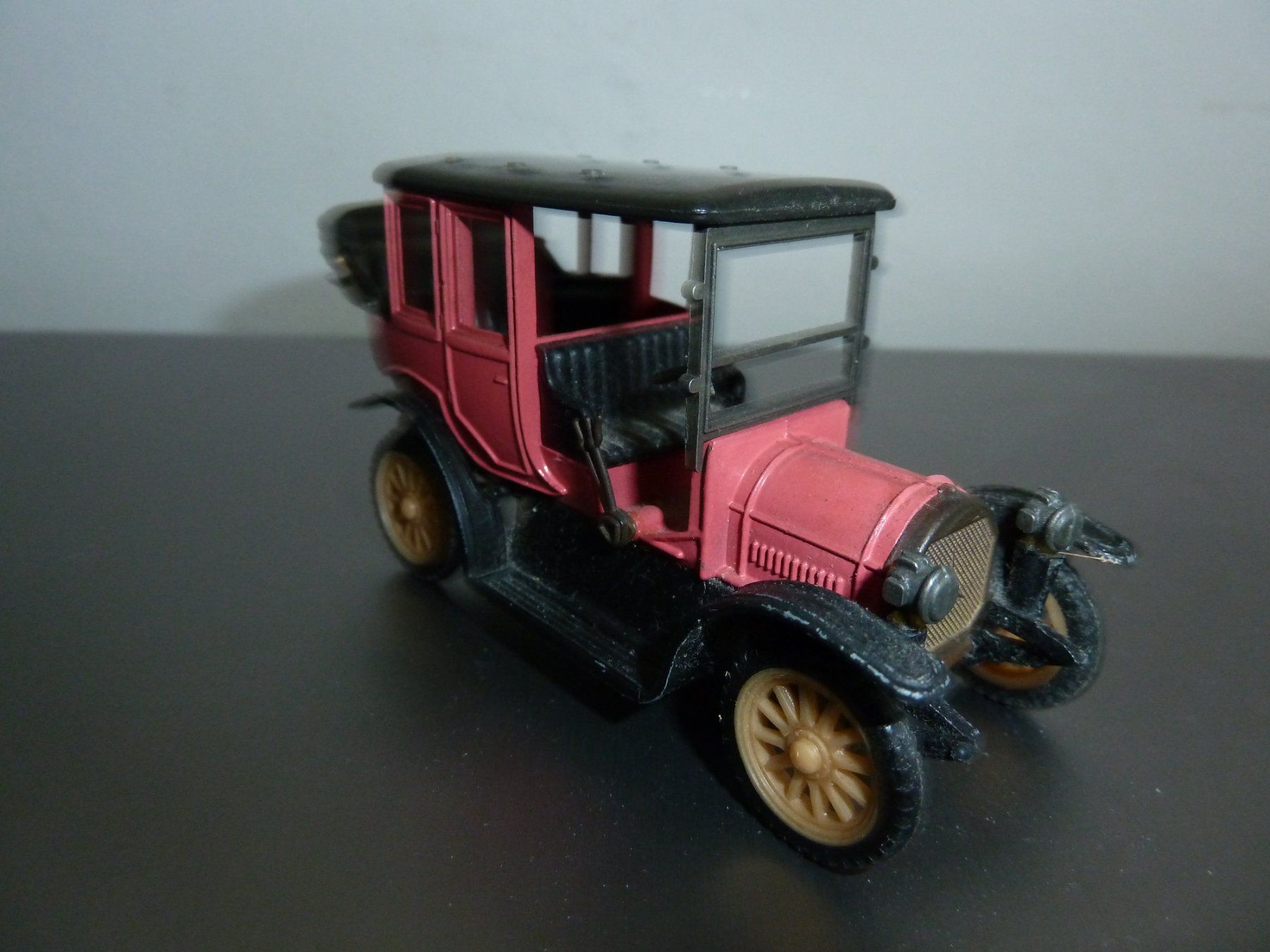 Modellautos: 4 OLDTIMER  MODEL-AUTOS – Gebraucht aus Thalwil von Kumawa0 8