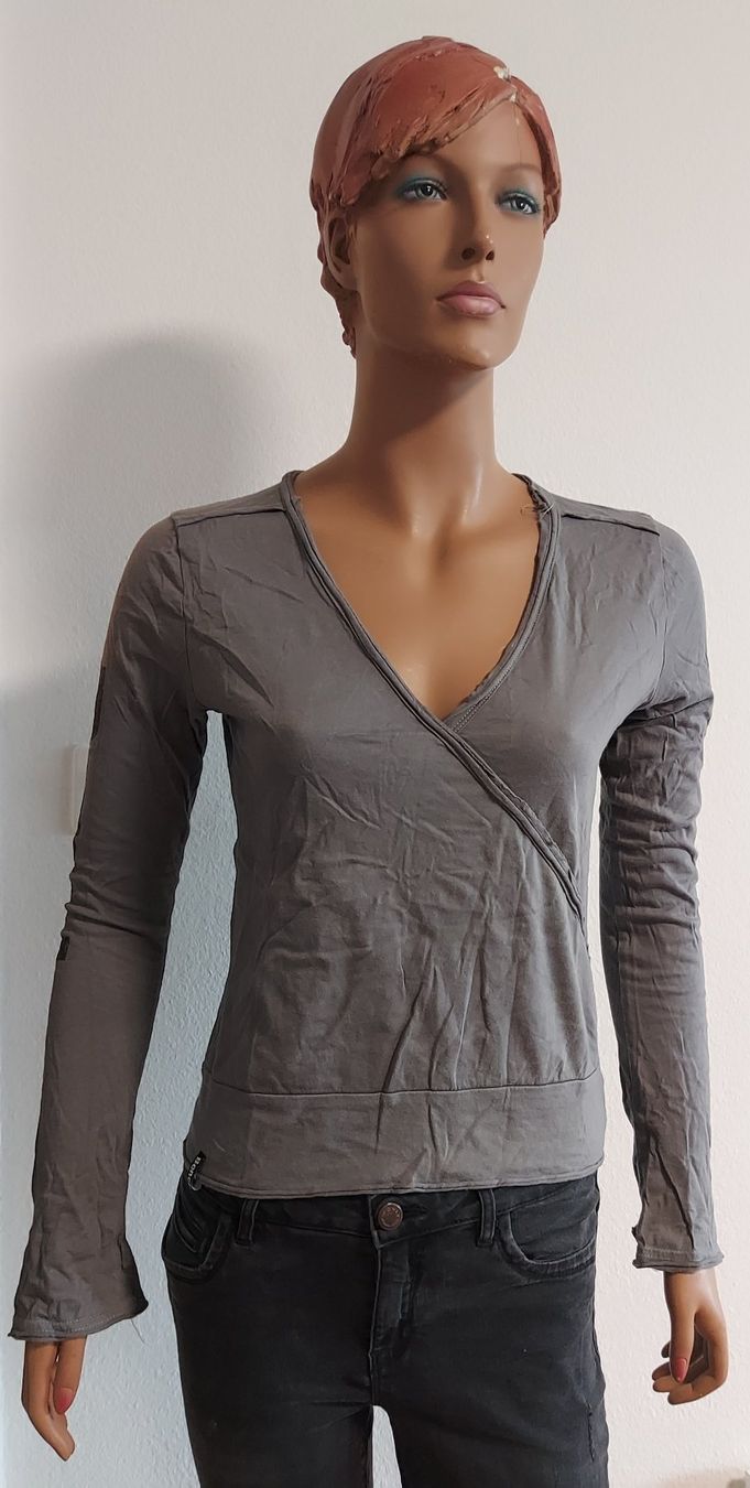 Bench Maglioni & Felpe: Bench Langarmshirt, Grösse M grau – Usato da Basel venduto da Allerlei-Basel