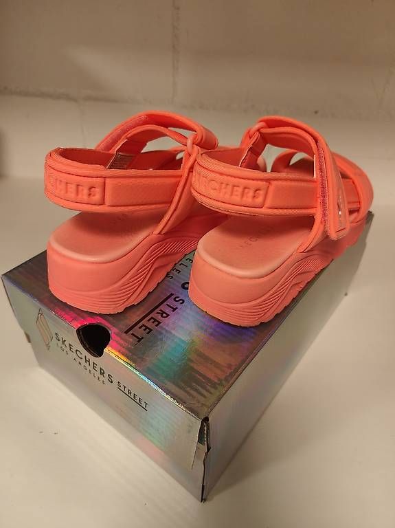Scarpe da donna: Skechers – Usato da Veltheim AG venduto da Di.N.C.G 1