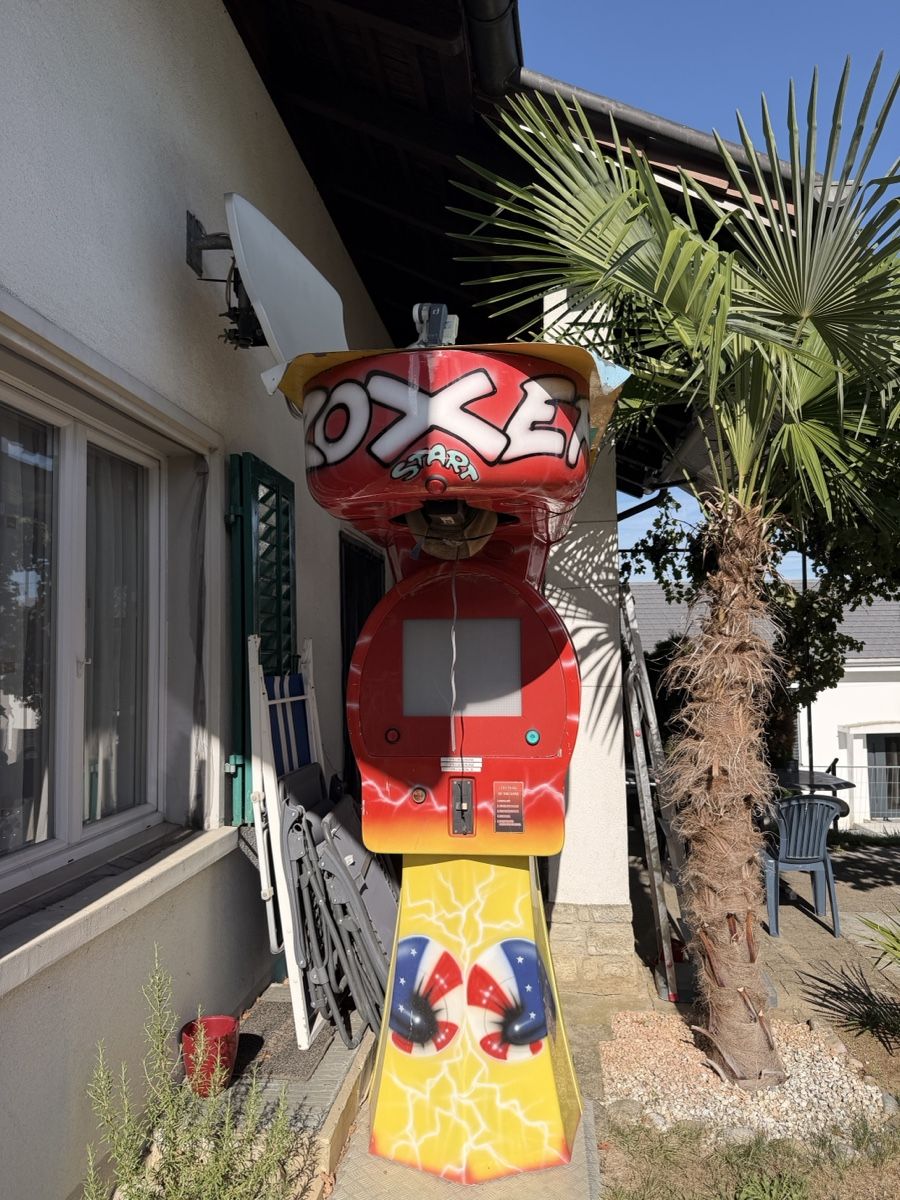 Spielautomaten: Boxautomat – Gebraucht aus Hallwil von CaptiveOriginal