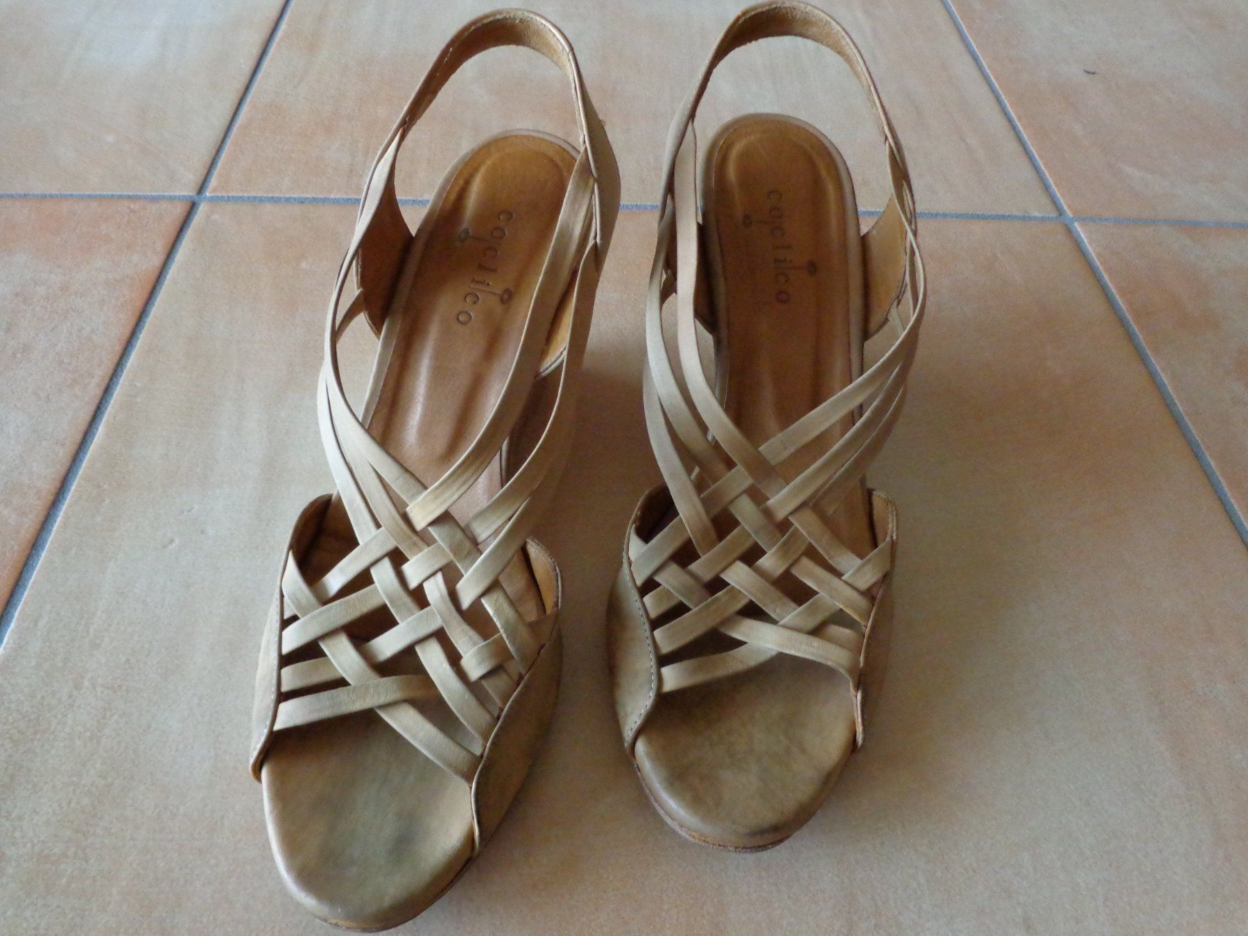 Damenschuhe: Sandales compensés en cuir beige 40 – Gebraucht aus St-Blaise von endora63 4
