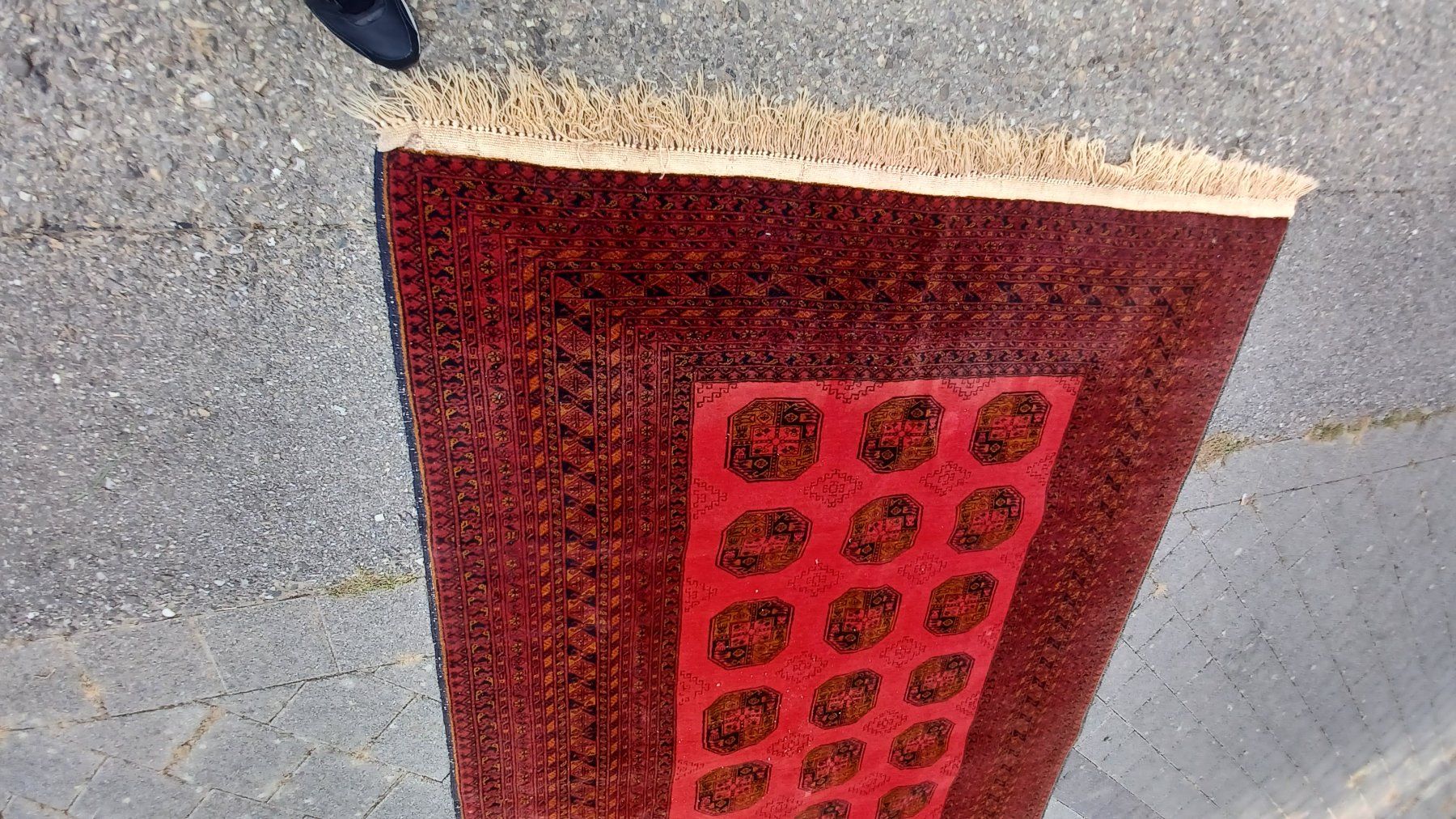 Teppiche: Orientteppich rot mit Fransen Muster gebraucht Zustand – Gebraucht aus Winznau von FlorianV 2