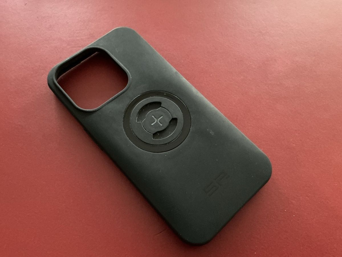 SP Connect Cover & Protezioni schermo: SP Connect Case iPhone 15 Pro Max Schwarz Schutzhülle  – Usato da Forch venduto da Kessler-Family