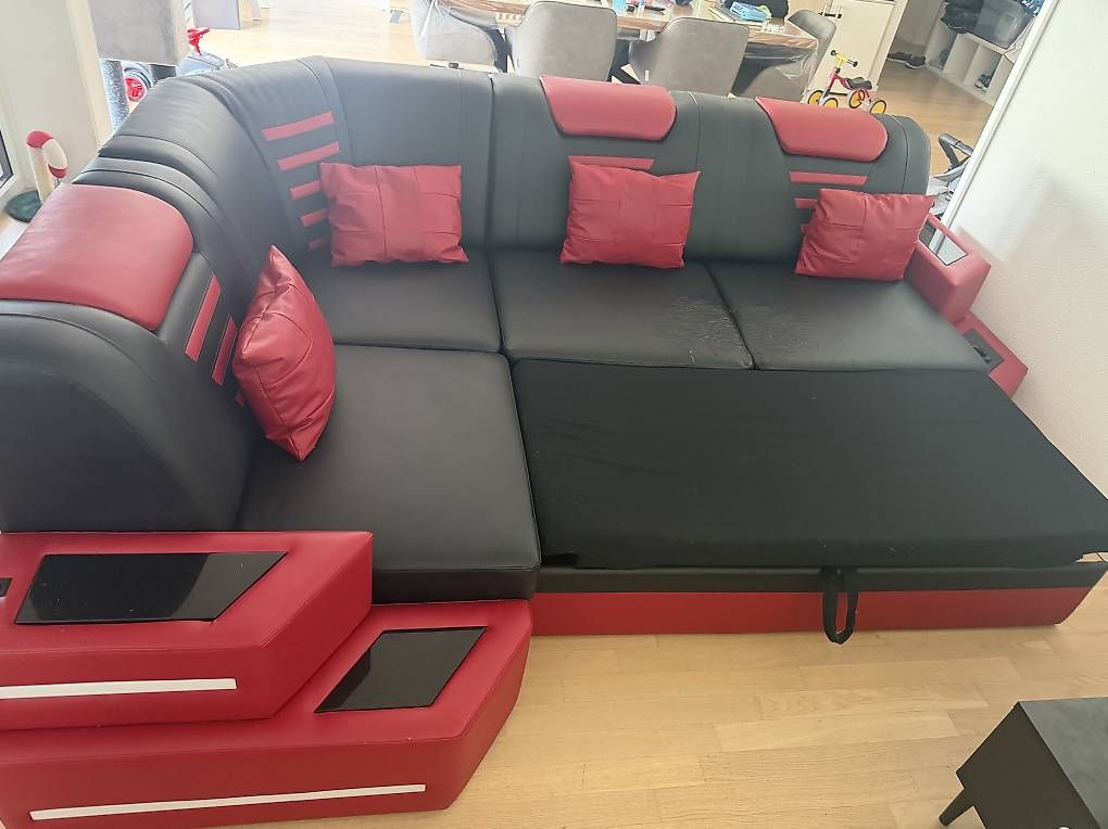 Sofas: Sofa mit Schlaffunktion, LED, USB & Getränkehalter – Gebraucht aus Ermatingen von Nessa22 1