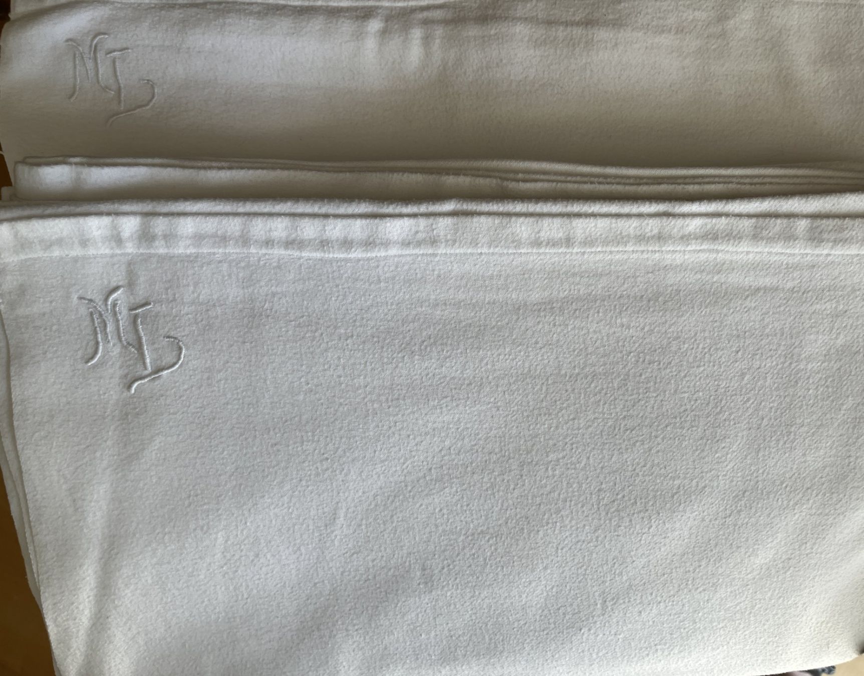 Bettwäsche: 2 Leintücher Barchent antik mit Monogramm – Gebraucht aus Lützelflüh-Goldb von Fresu8 2