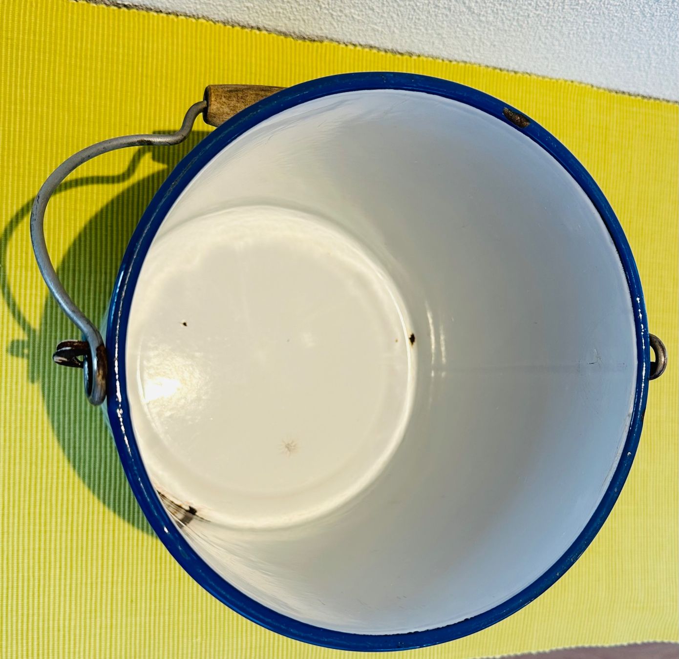 Altro per la casa: Emaille Kessel / Eimer, mit blauem Rand,  MERKER SCHWEIZ – Difettoso da Jonschwil venduto da zni_65m7 4