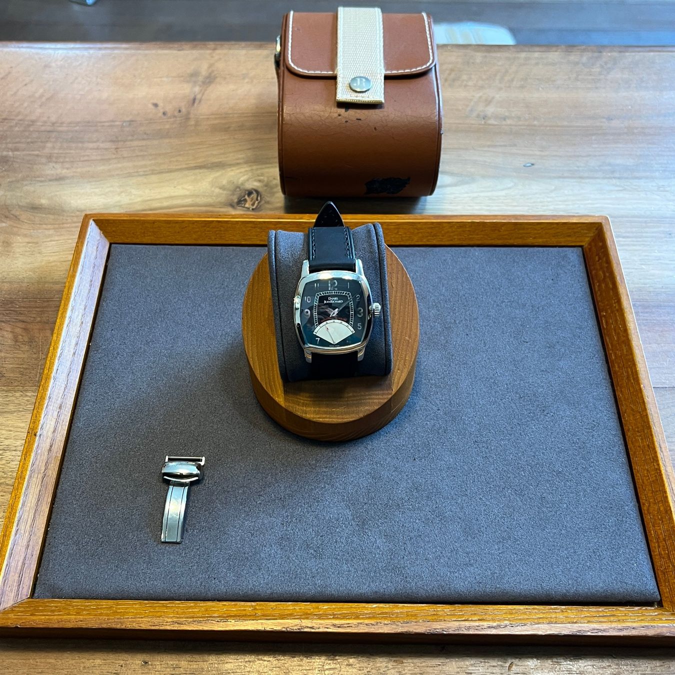 Orologi: Daniel JeanRichard TV Screen Retrograde Seconds 45006 – Usato da Carouge GE venduto da Watchaser 9