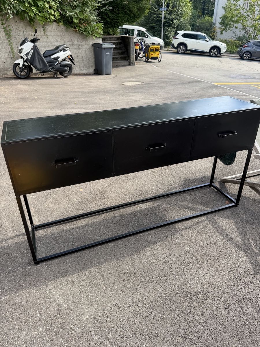 Mobili TV: Sideboard schwarz mit drei Schubladen – Usato da Zürich venduto da Mel_Ayde