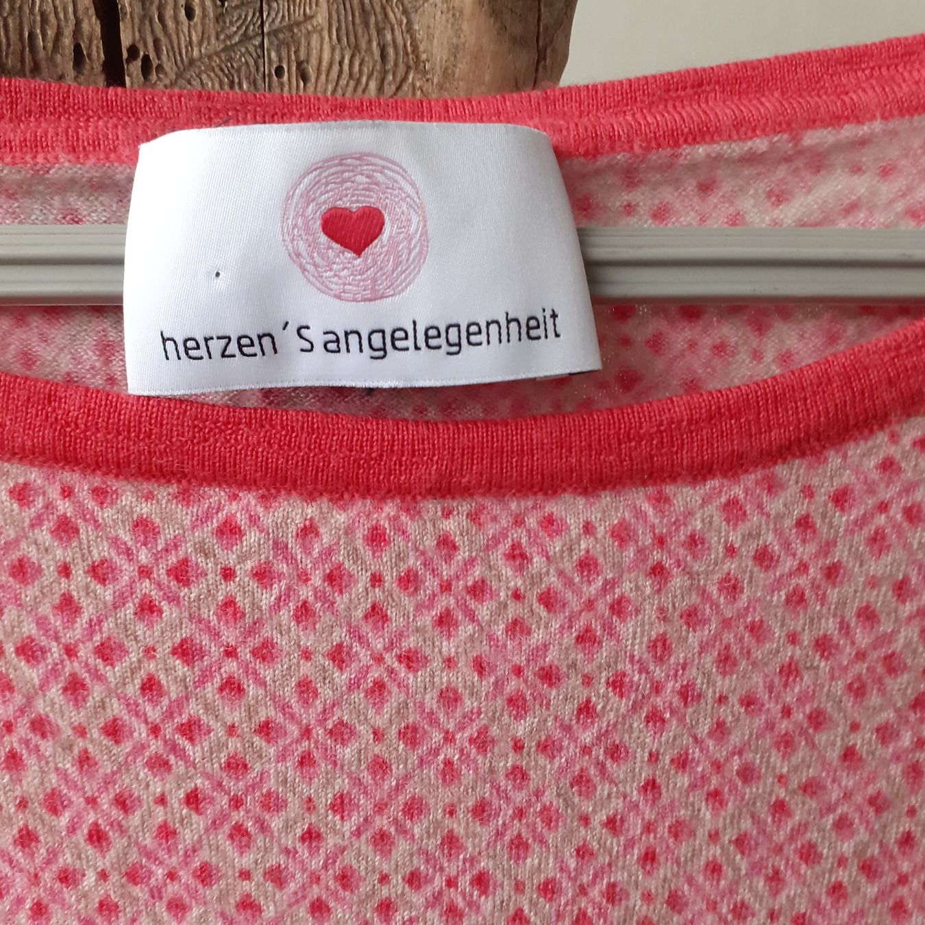 Pullover & Sweatshirts: Pullover herzen S angelegenheit, 38 – Gebraucht aus Bern von Solarsystem 1