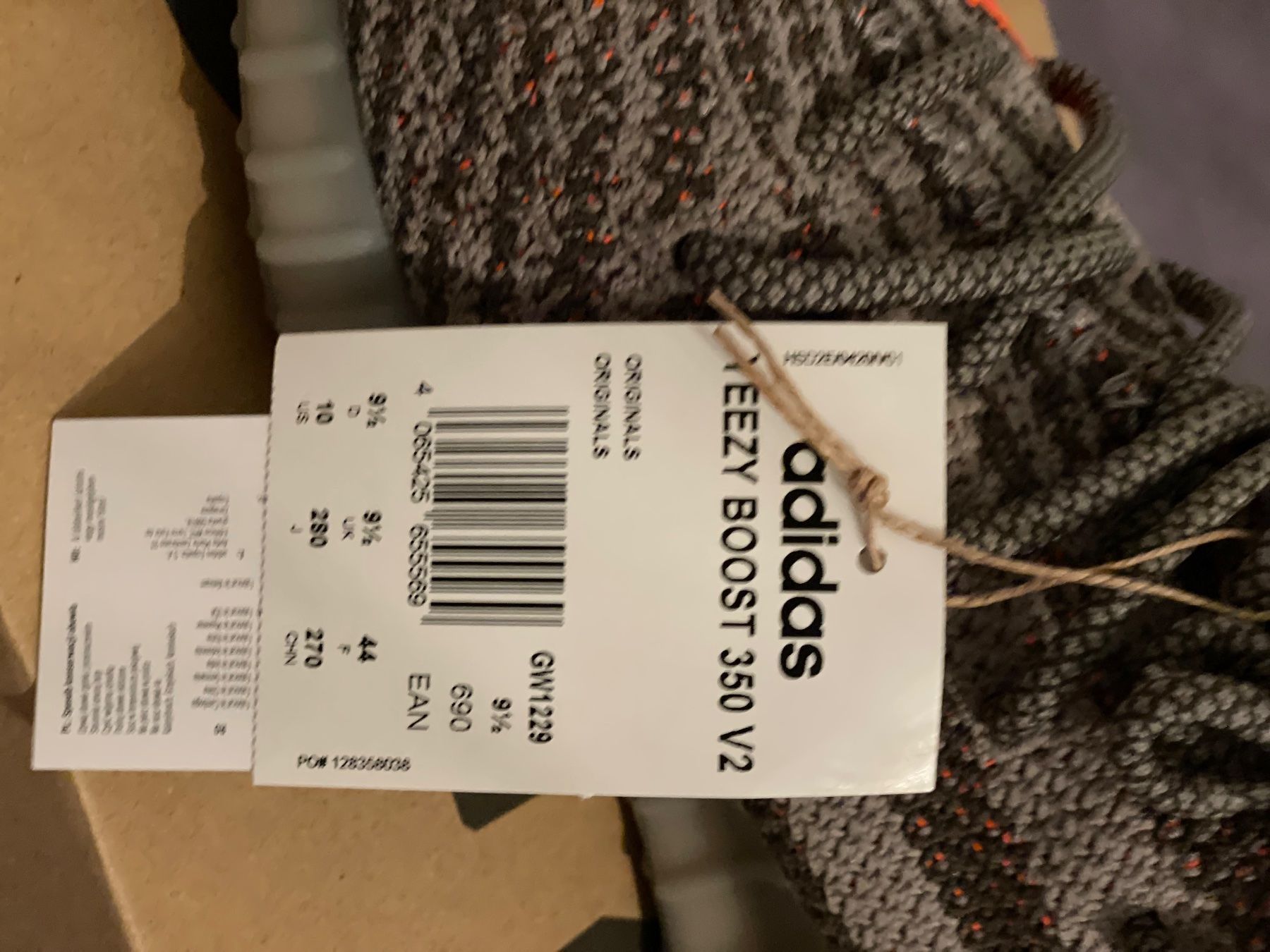 Adidas Chaussures hommes: YEEZY Boost 350 v2 Beluga – Neuf avec emballage d'origine à Küsnacht ZH par Matrix1977 2