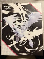 Pokémon Sammelkarten Ordner mit diversen Holo Karten