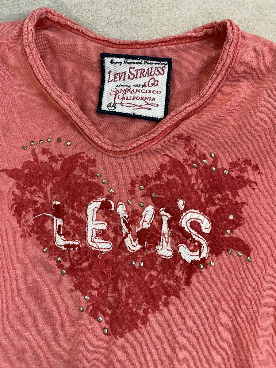 Levi's Maglioni & Felpe: Levi's Langarmshirt Herz-Print Gr. 4A Mädchen  – Usato da Neerach venduto da ne11a 1