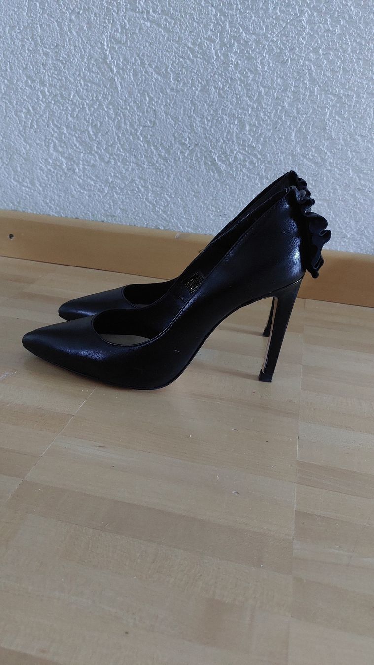 Damenschuhe: Schwarze Leder Pumps mit Rüschen Gr. 38 – Gebraucht aus Thun von Alexanna 7