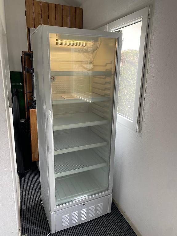 Frigoriferi: XXL kühlschrank mit Glastüre  – Usato da Wynau venduto da Lorent_Be