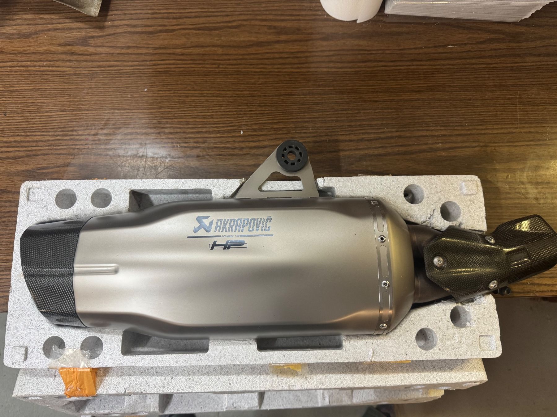 BMW Échappements: Akrapovic Schalldämper BMW 1250 GS – D'occasion à Bolken par Mferrari13