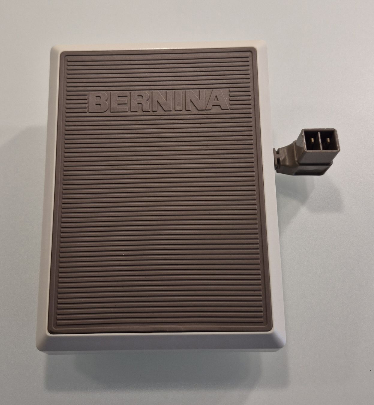 Bernina Nähmaschinen: Bernina Fusspedal Type 00 – Gebraucht aus Rothenburg von Rofivo