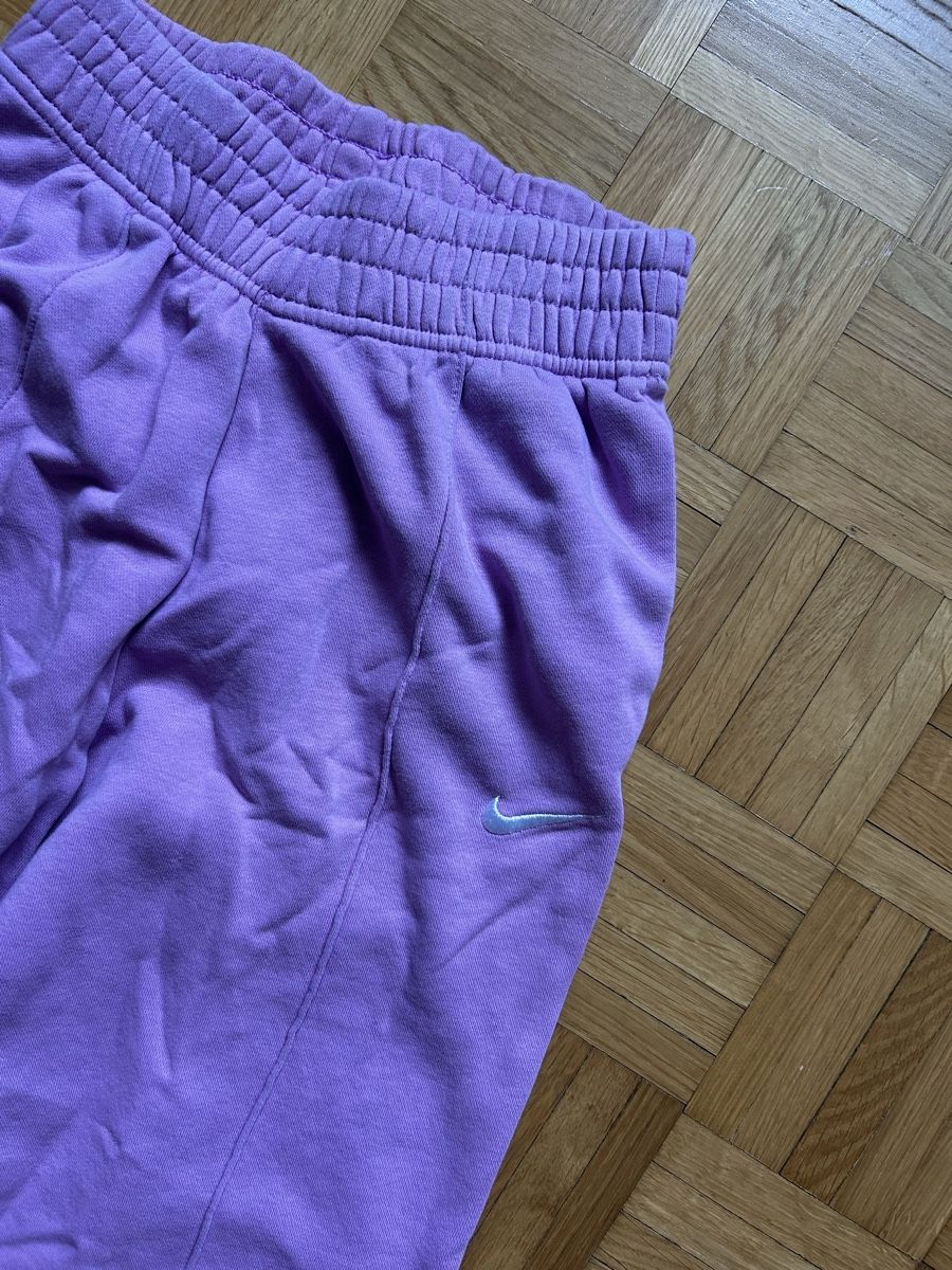 Nike Pantalons: Nike Trainerhose – D'occasion à Zürich par ori_9dcy 1