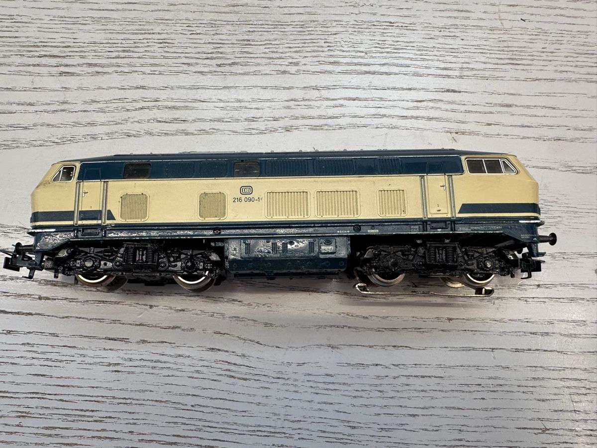 Märklin Modelleisenbahnen: Märklin 3074 DB BR 216 digital – Gebraucht aus Lupsingen von New-Haven 3