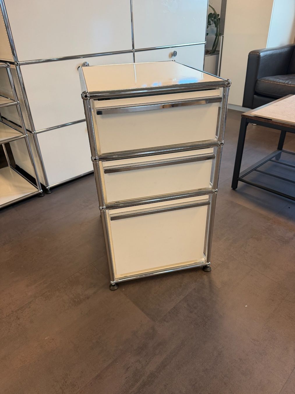 USM Eléments de bureau: USM Korpus weiss – D'occasion à Ermatingen par csc_7g5v 5