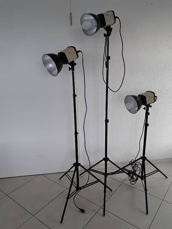 Treppiedi & Teste: Super WALIMEX - Daylight 150 mit WT-803 200 cm Stativ – Usato da Erlenbach ZH venduto da Chnolli