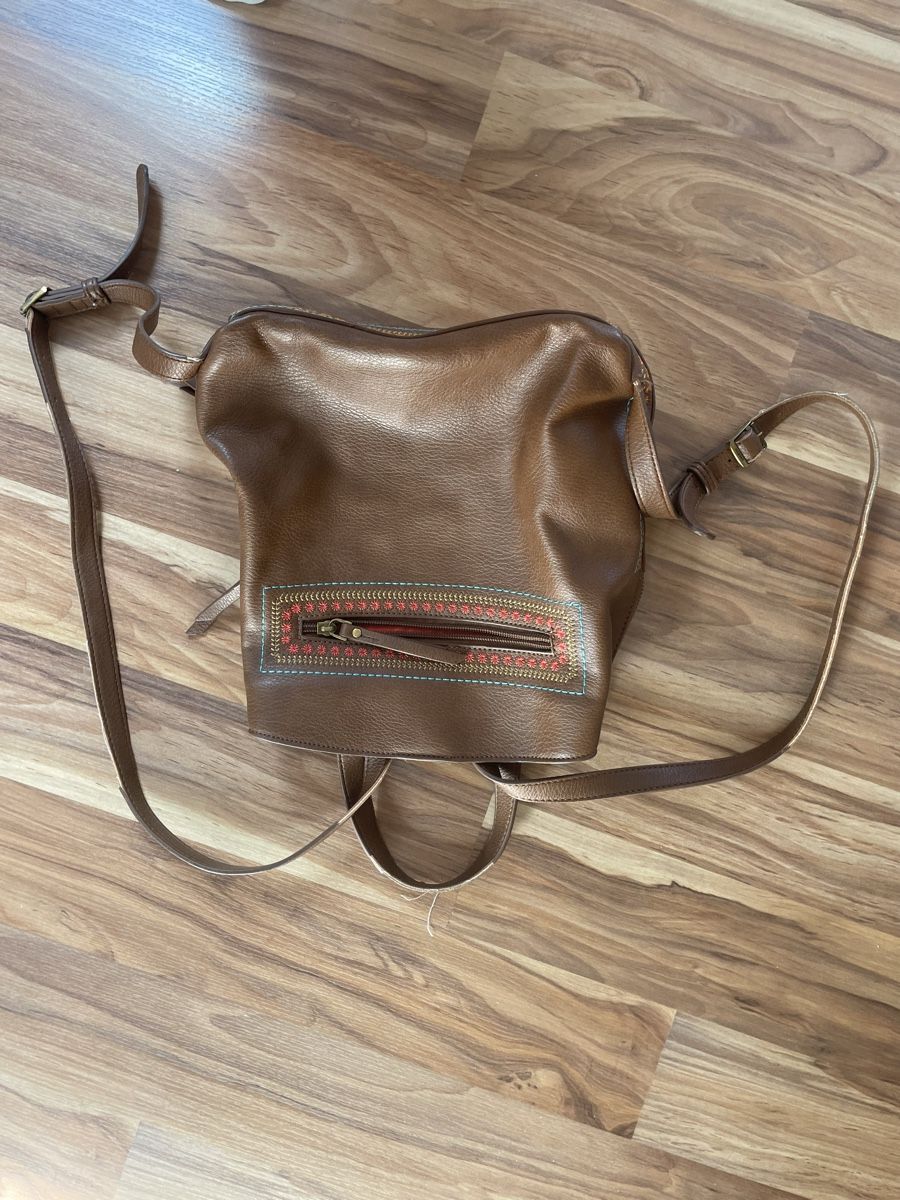 Desigual Zaini: Desigual Rucksack – Usato da Therwil venduto da nat_gtk5 1