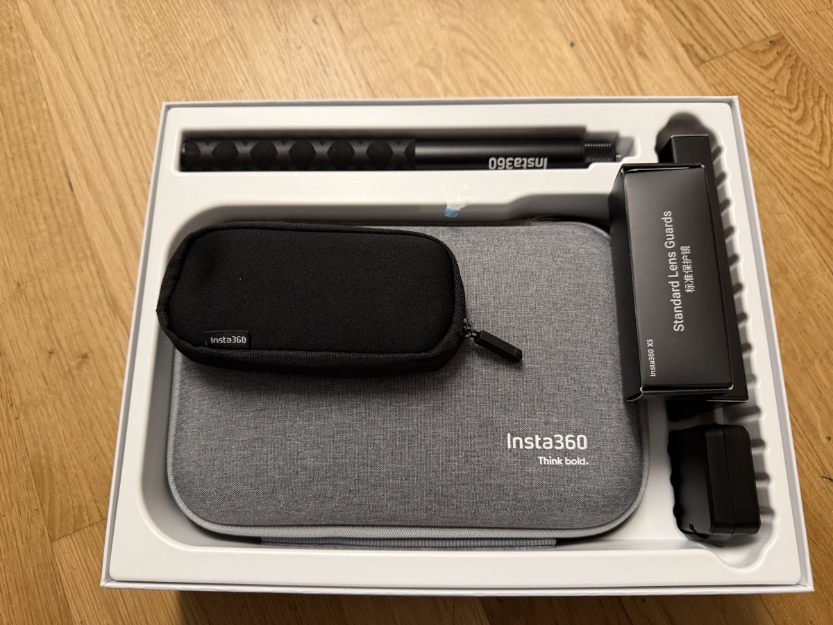 Insta360 Action Cam: Insta360 X5 8K 360 Action Cam Essentials Bundle NEU – Neu (gemäss Beschreibung) aus Davos Platz von Momi7 4