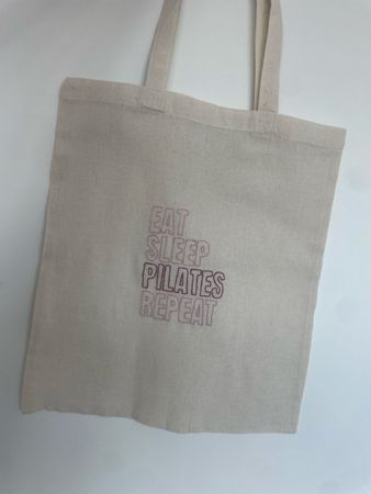 Tote bag Pilates brodé à la main