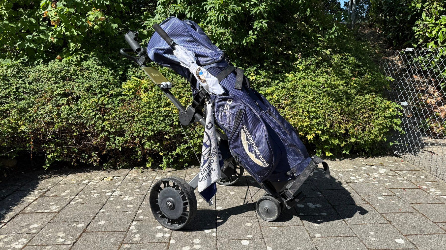 Mazze & Set: Golfset mit e-Trolley Pro (elektrisch) – Usato da Ersigen venduto da Steinwell