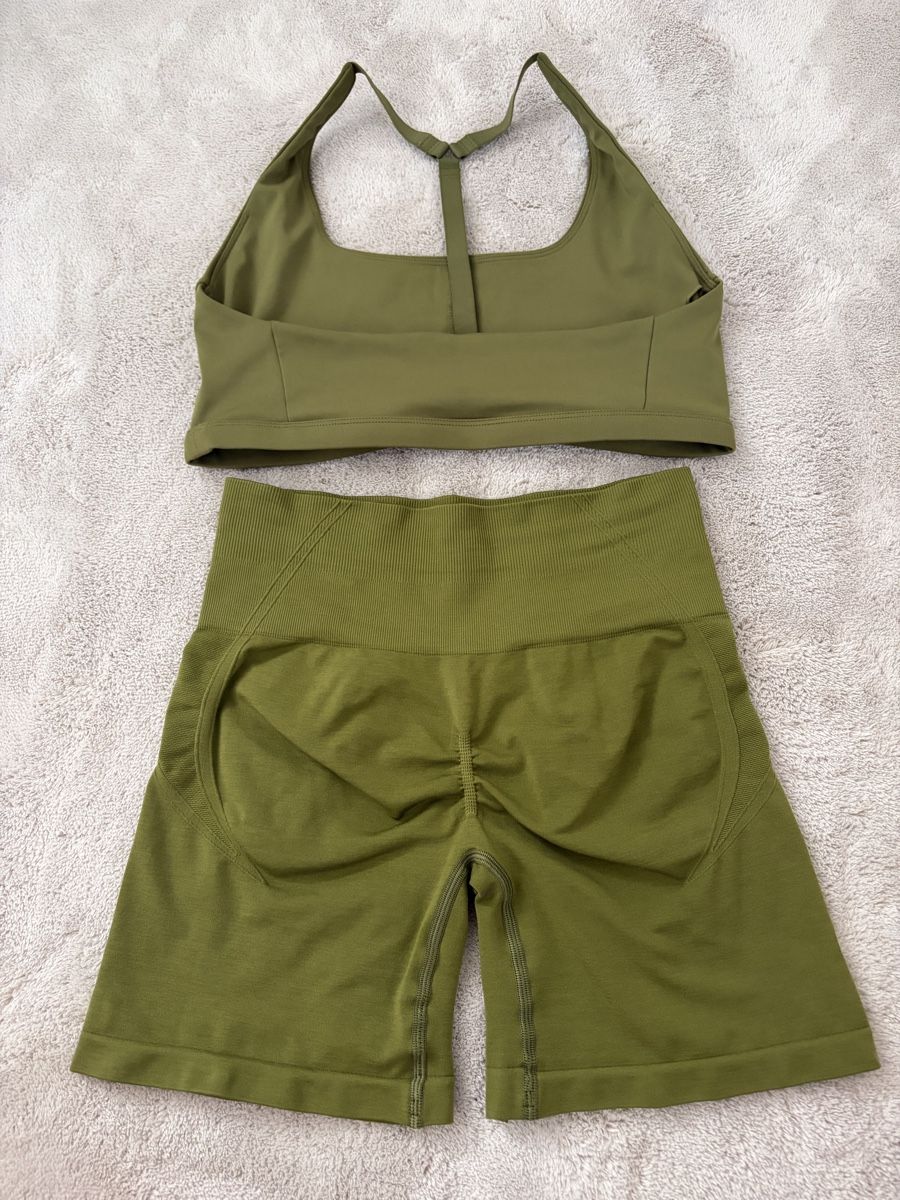 Oner Active Leggings: Oneractive Zweiteiliges Set Olive Green – D'occasion à Kriens par f.birrer 1