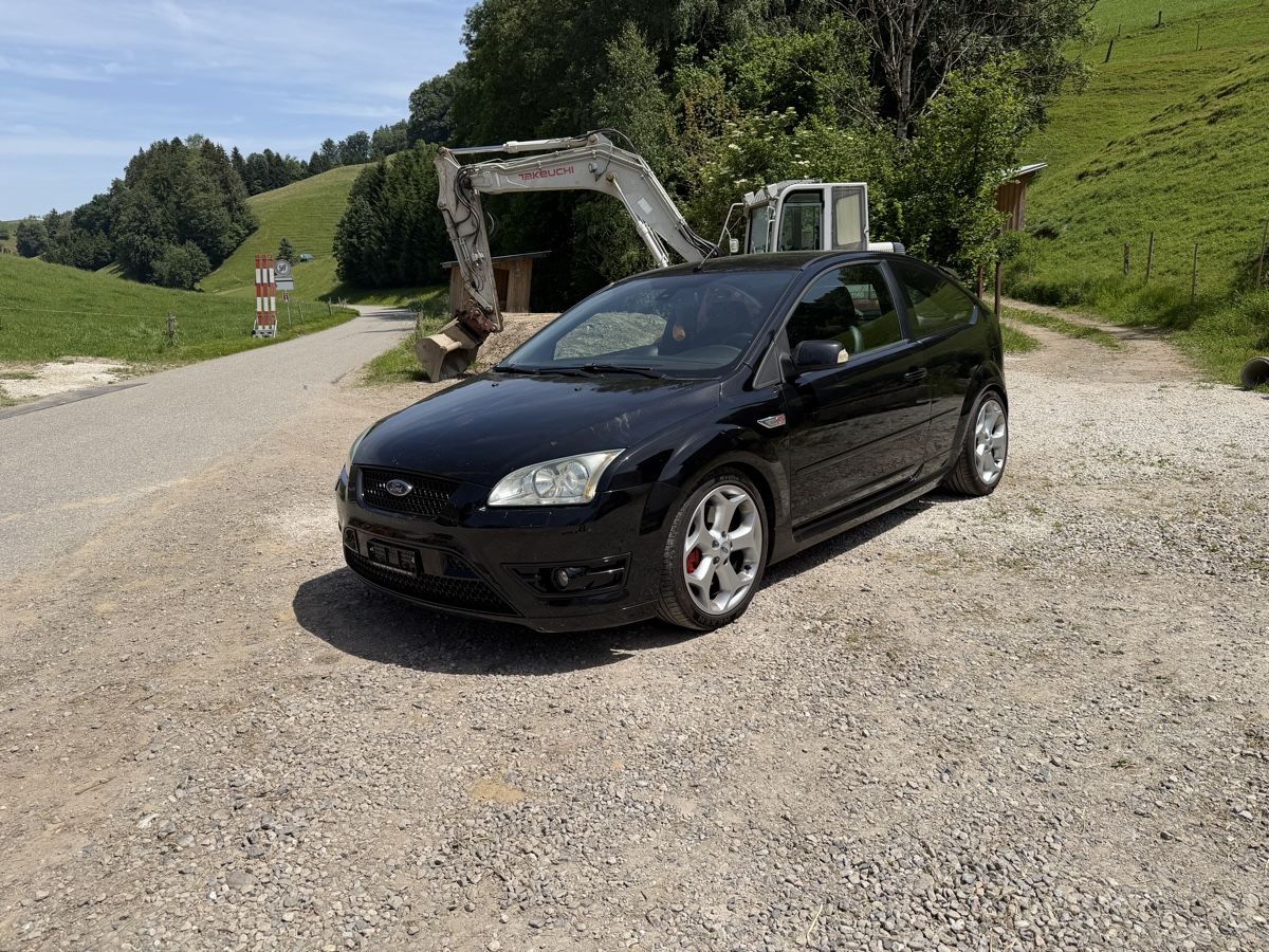 Ford Autos: Ford Focus ST 2.5   – D'occasion à Trubschachen par mei_yhb2