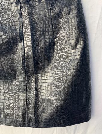 Superbe jupe trapèze GLAMOROUS simili croco 45%coton t.36