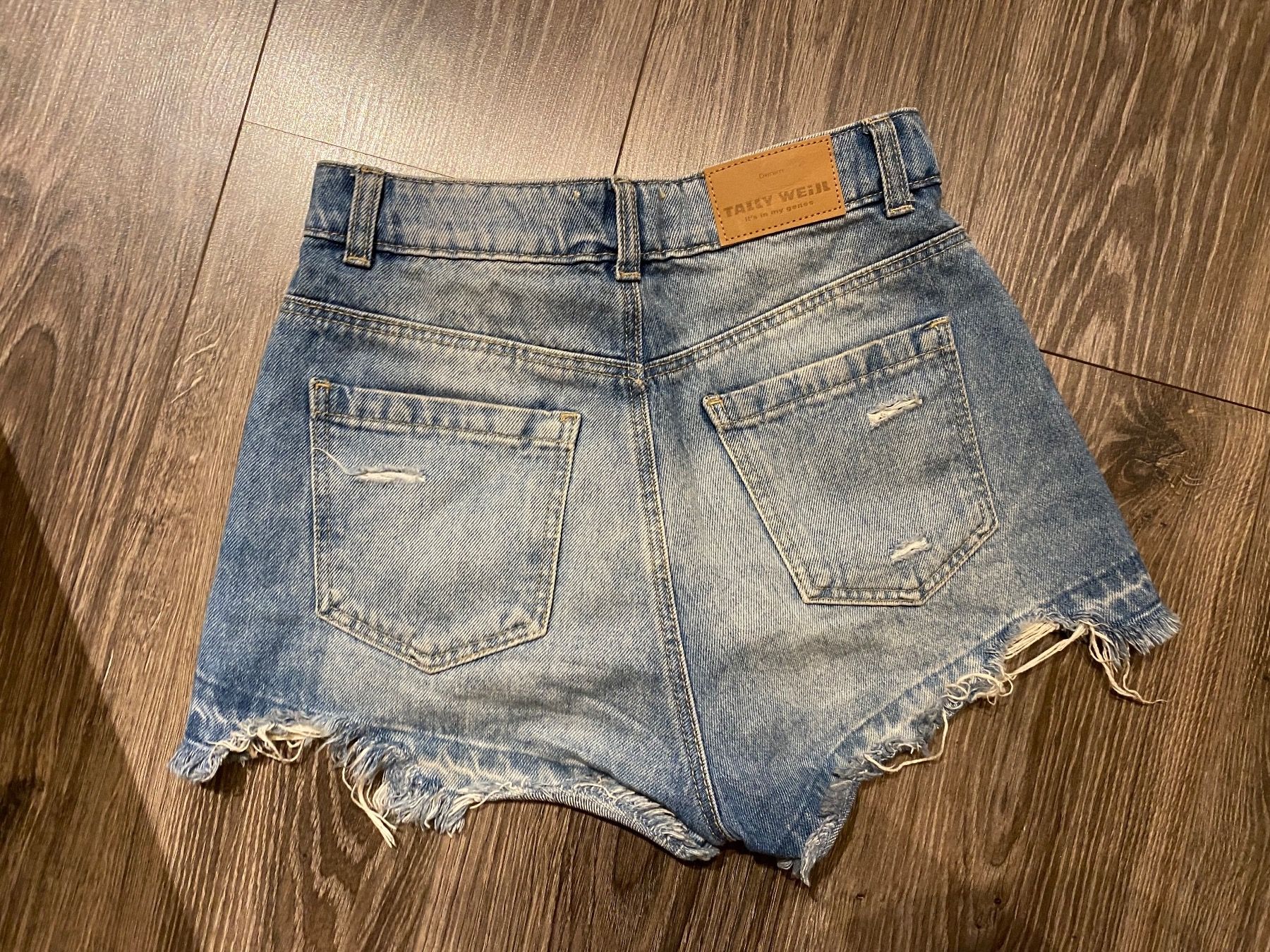 Tally Weijl Pantaloni: Short (34) 164 – Usato da chermignon venduto da pioupioumf 1