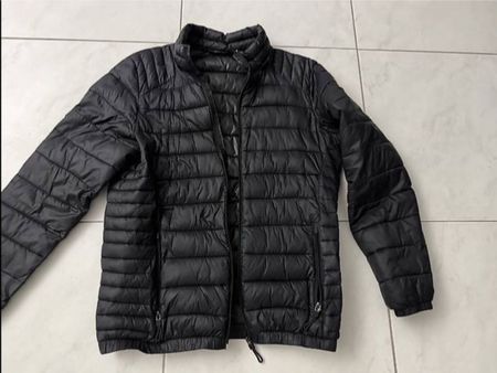 Bershka Winterjacke, Schwarz, Grösse M - Neuwertig!