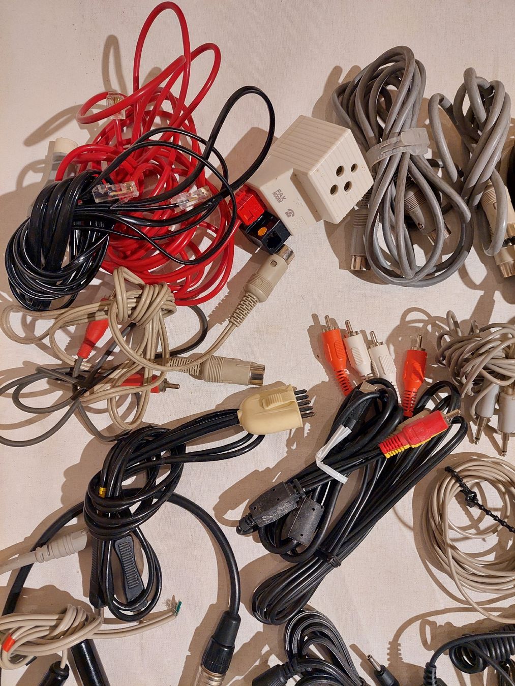 Cavi: diverse Audio- und Computerkabel. Auch Spezialkabel – Usato da Zürich venduto da Cortin 4