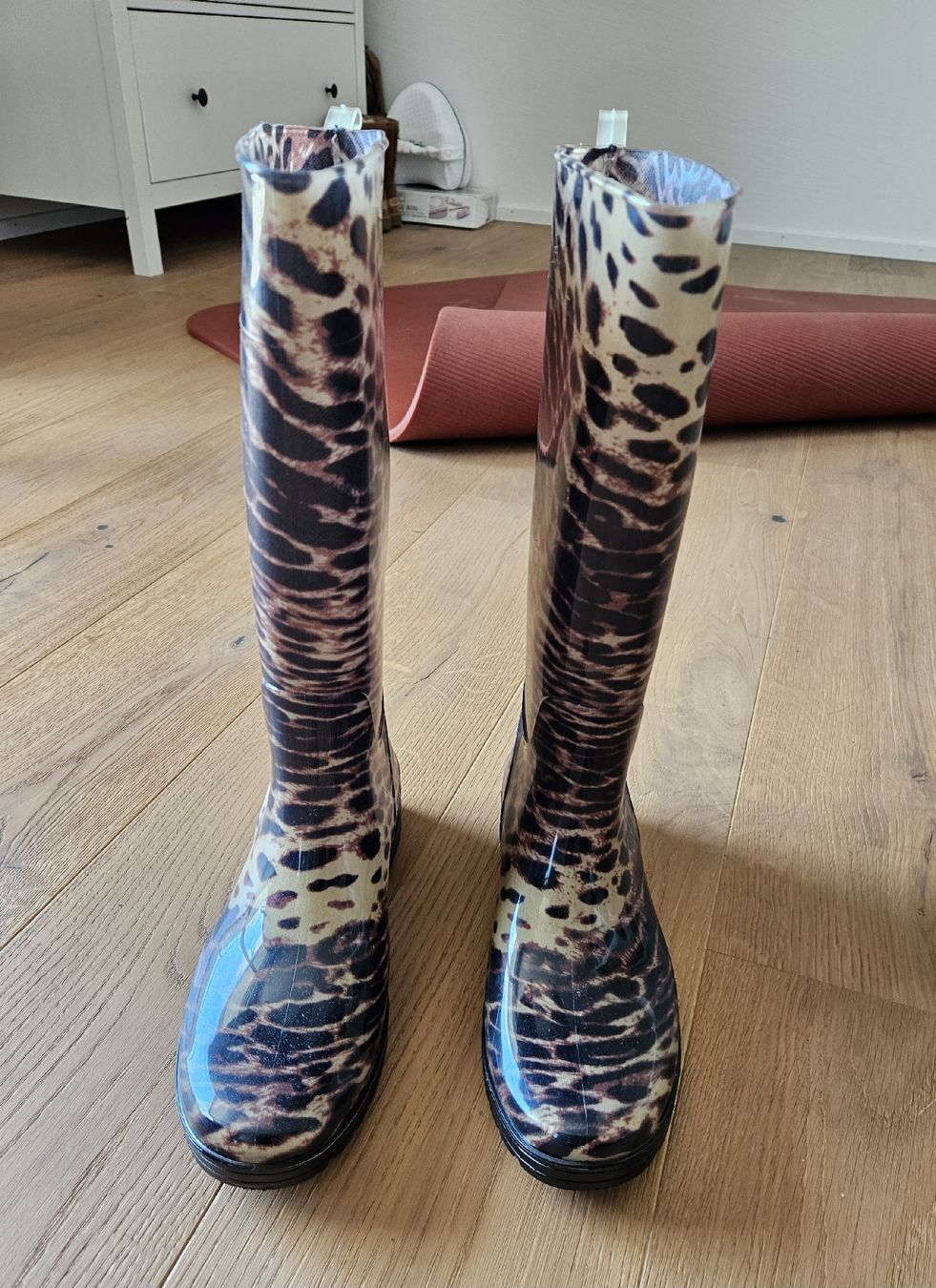 Scarpe da donna: Gummistiefel Gr. 39 – Nuovo (secondo la descrizione) da Sursee venduto da sop_vxr7 2