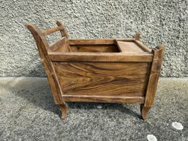 Antiker Holzkindersitz