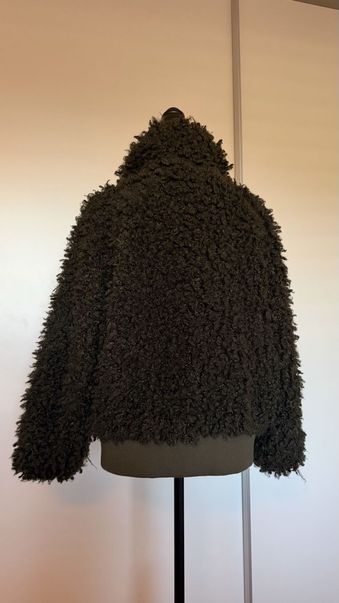 H&M Giacche: H&M faux Shearling Bomber Jacket – Nuovo (secondo la descrizione) da Zug venduto da SpringCleaning99 1