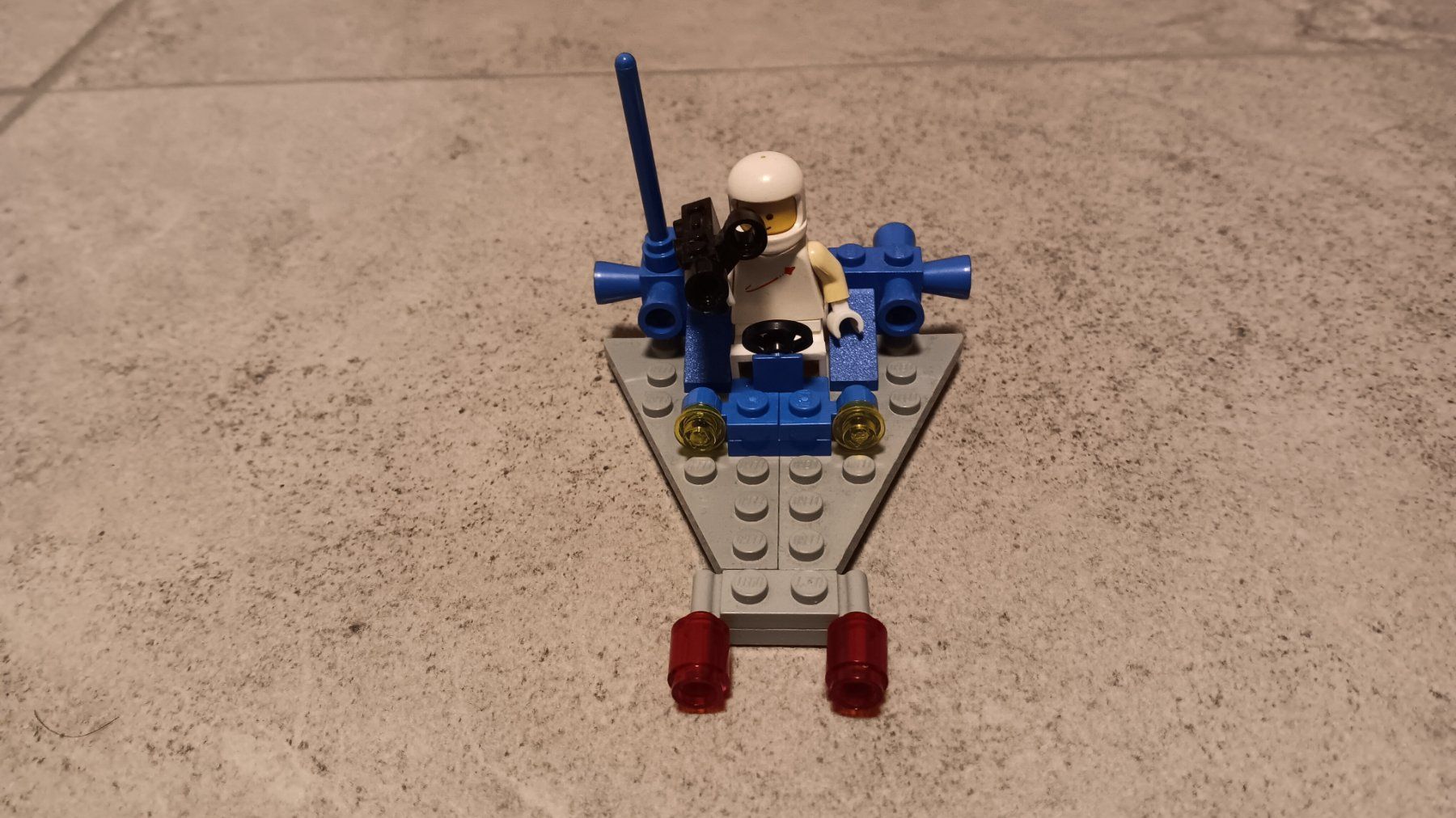 Lego Spielzeuge: LEGO SPACE 1983 - Space patrol - 6803 – Gebraucht aus COLLOMBEY von Lego80s