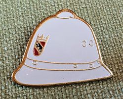H231 - Pin Polizei Bern Helm Hut  Nr. 455/500