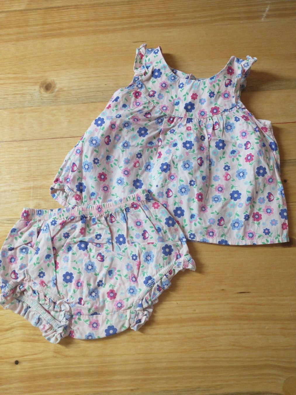 Lotti & Set di vestiti: Süsse Mädchenkleider Set Gr. 62/68 Sommerkleidchen – Usato da Ersigen venduto da she9a 8