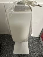 Leuchte Glas weiss Metallfuss gebraucht 