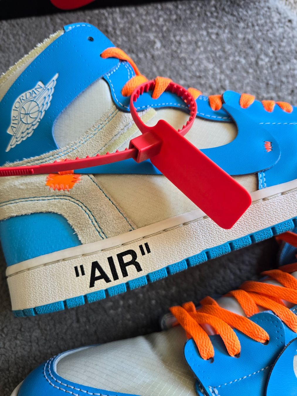 Scarpe da uomo: Jordan 1 High off white UNC – Usato da Bôle venduto da A_Kickstory 3
