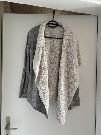Damen Strickjacke grau Teddyfutter Grösse S