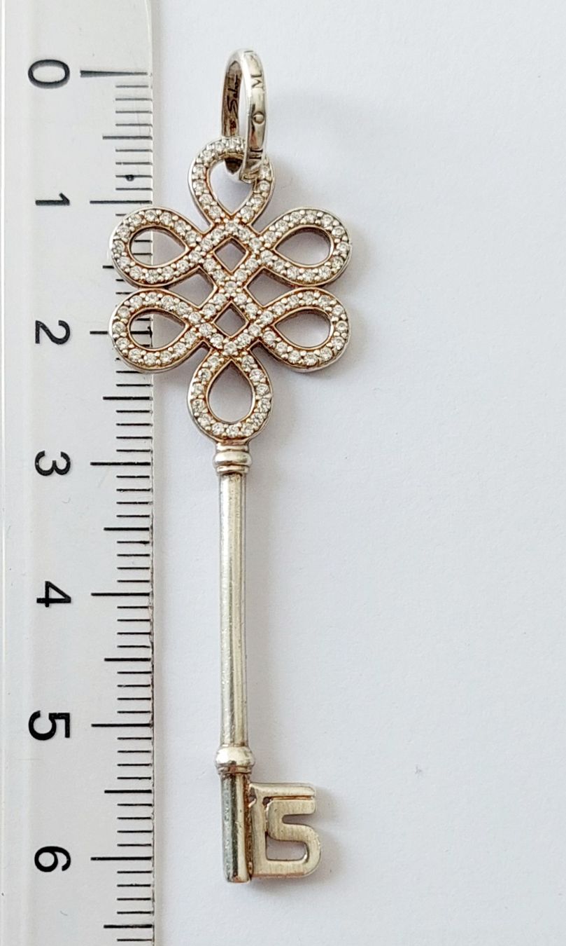 Thomas Sabo Ciondoli: Grosse Thomas Sabo Schlüssel Silber 925 – Usato da Madetswil venduto da triforuz 1