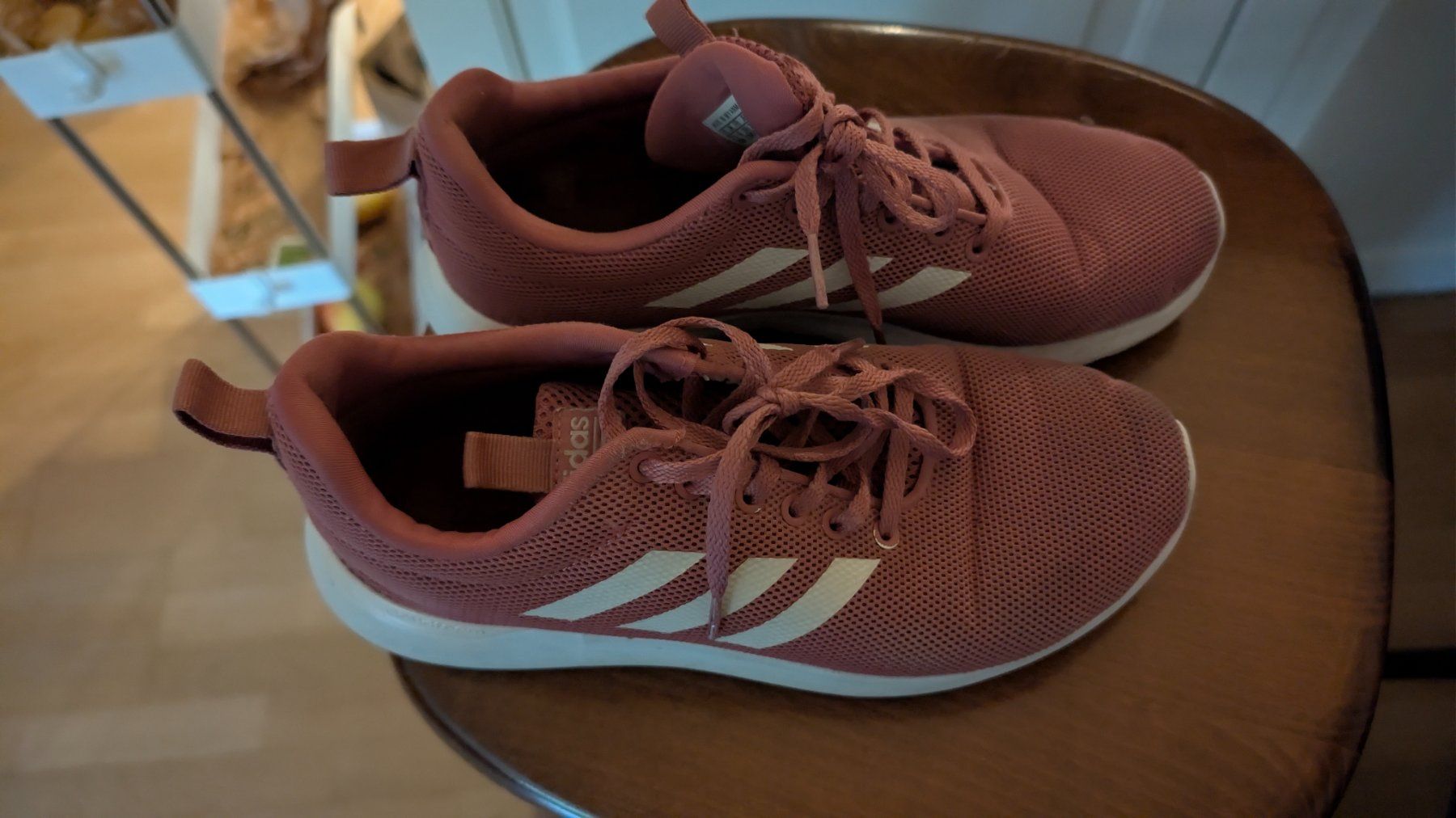 Scarpe da donna: Adidas 39.5 Laufschuhe – Usato da Bern venduto da Emmanouel