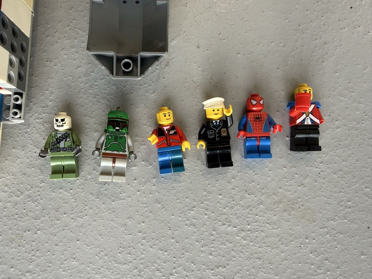 Lego Jeux de construction: LEGO Minifiguren Minifigures und Blocks – D'occasion à Oberrieden par rroane2 1