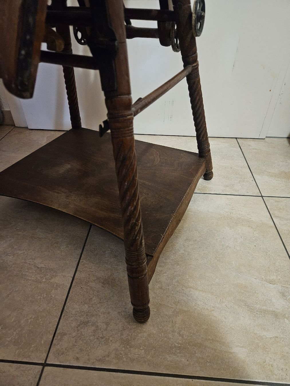 Chaises: kinderstuhl  antik – D'occasion à Schwellbrunn par Omega-alpha 2